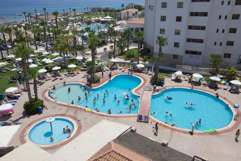 Anastasia Hotel Apartments - Havuz