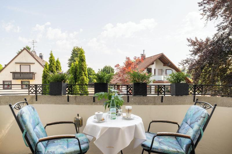 Schöngarten - Lobi