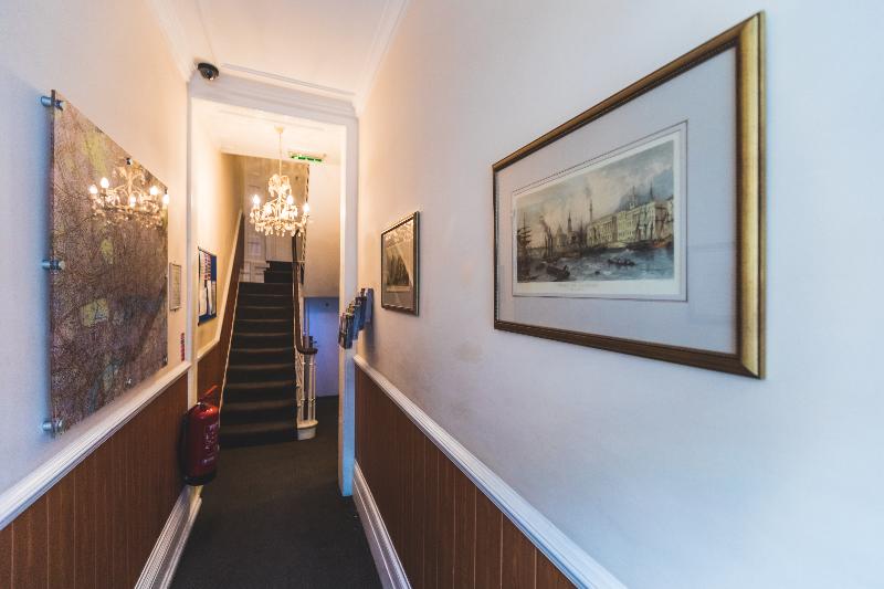 Ebury House - Lobi