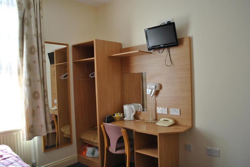 Carlton Hotel - Oda