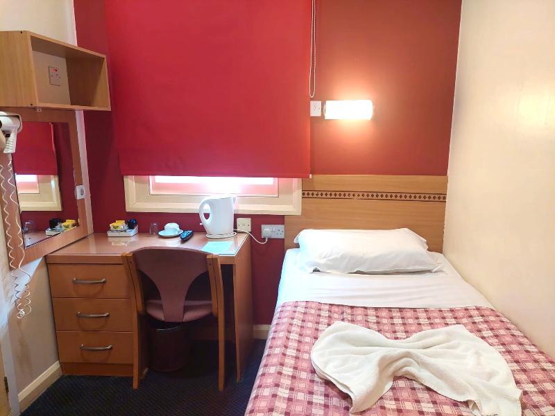 Carlton Hotel - Oda