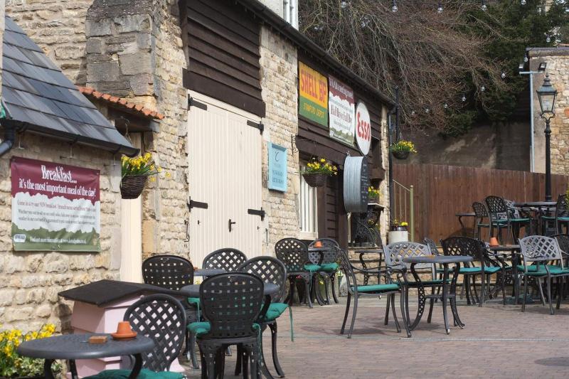Crown Hotel Stamford - Restoran