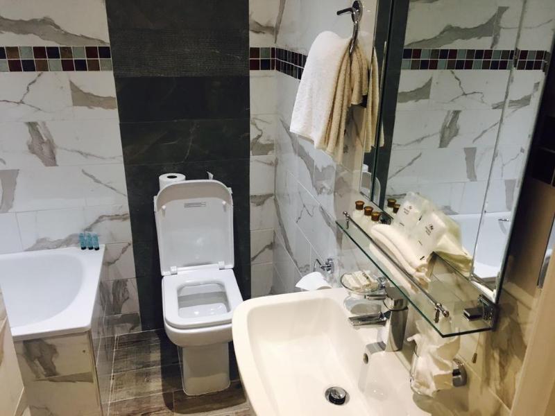 Cheshire Hotel - Genel