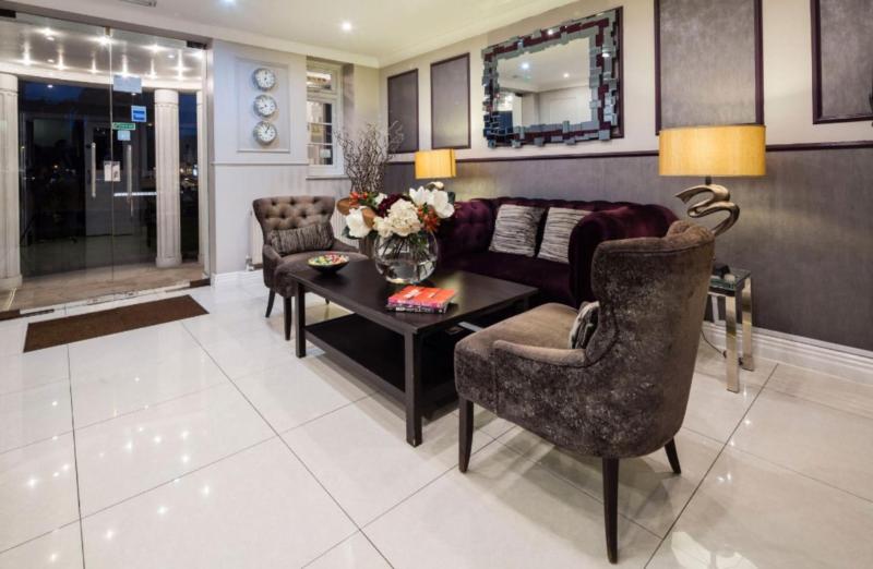 Kingsland Hotel - Lobi