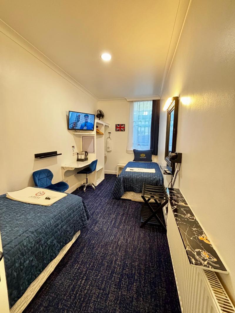 Jubilee Hotel - Oda