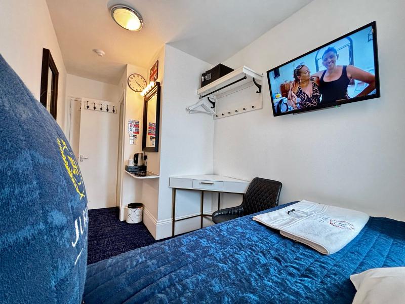 Jubilee Hotel - Oda