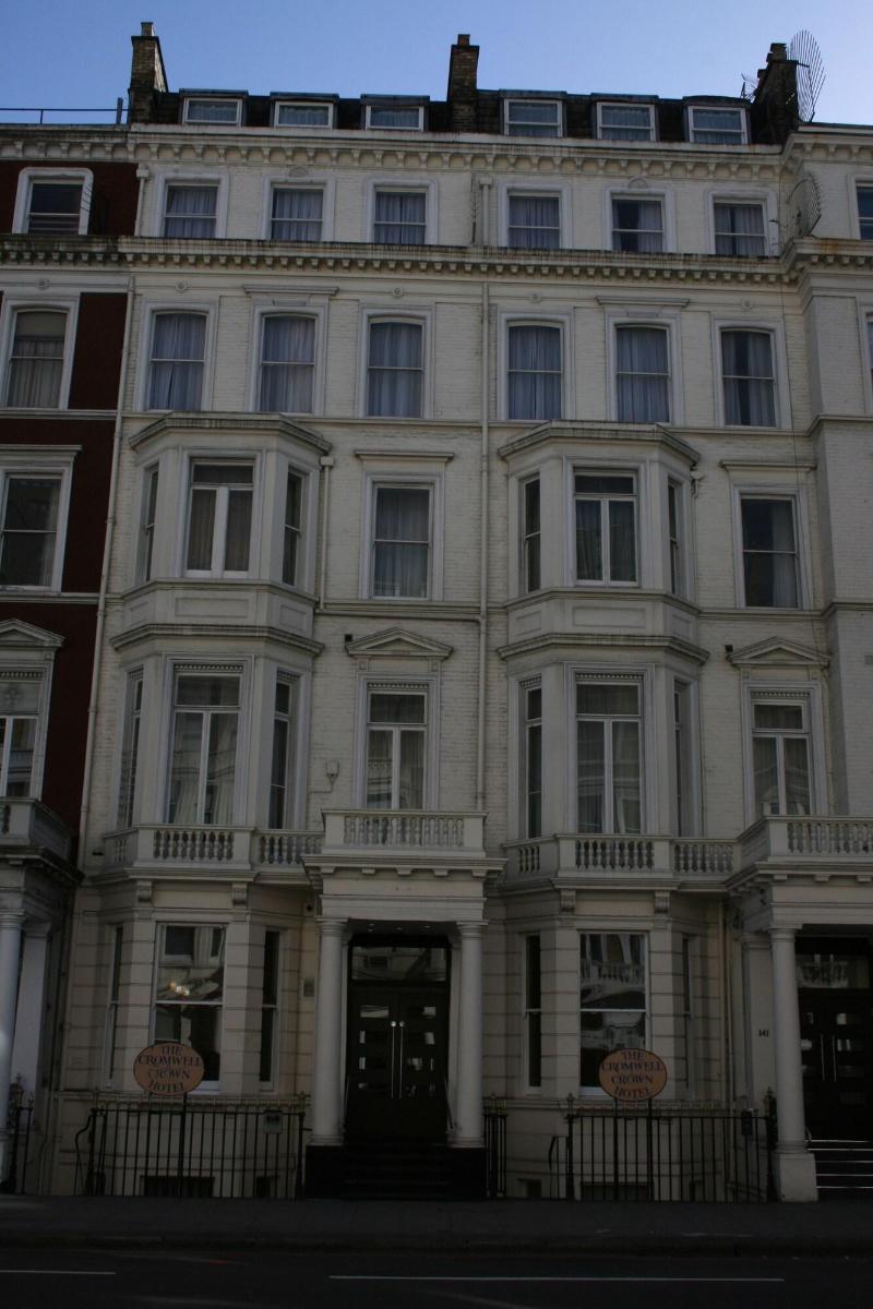 The Cromwell Crown - Genel