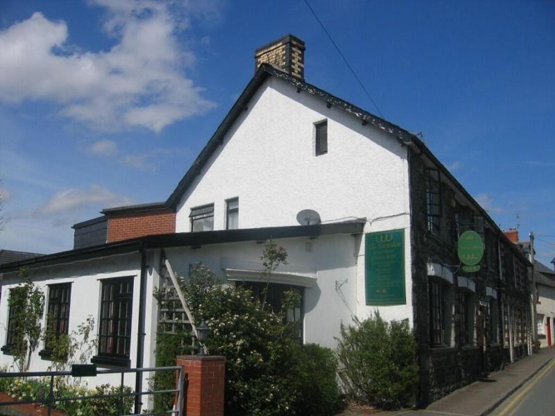 The Horseshoe - Genel