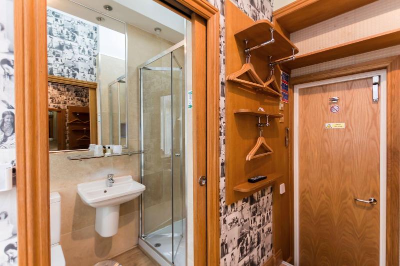 Arosfa Hotel London by Compass Hospitality - Oda