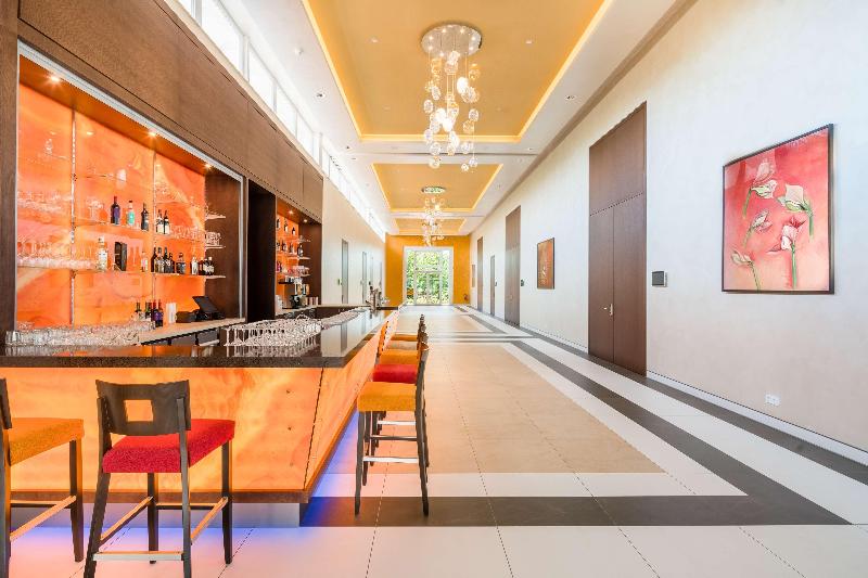 Best Western Premier Castanea Resort - Bar