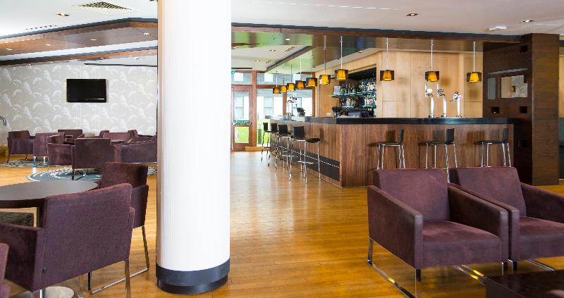 Holiday Inn Express London-Epsom Downs - Bar