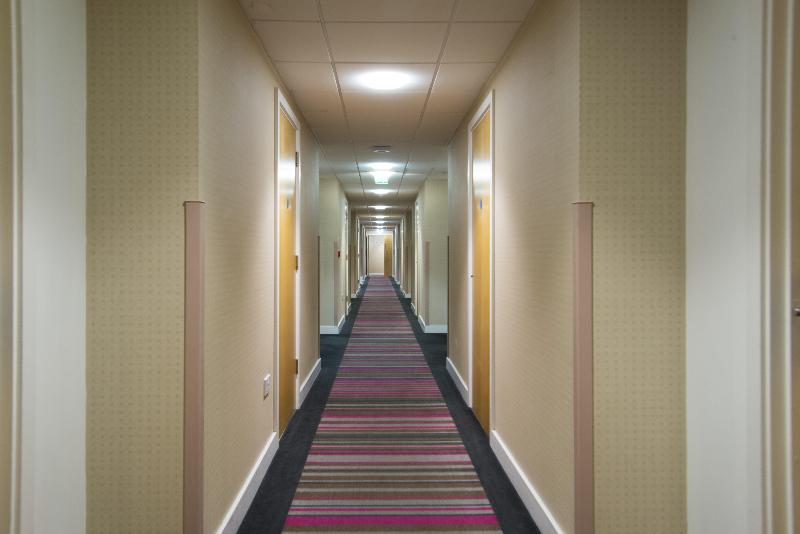 Holiday Inn Express London-Epsom Downs - Lobi