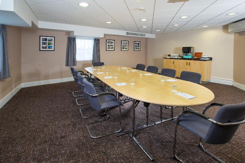 Holiday Inn Express London-Epsom Downs - Toplantı