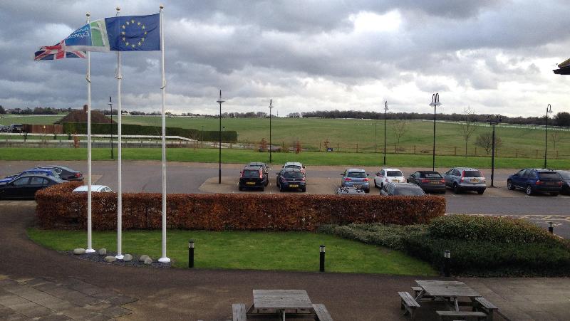 Holiday Inn Express London-Epsom Downs - Genel