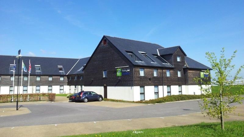 Holiday Inn Express London-Epsom Downs - Genel