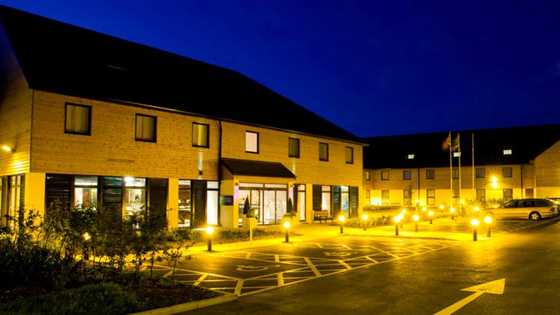 Holiday Inn Express London-Epsom Downs - Genel