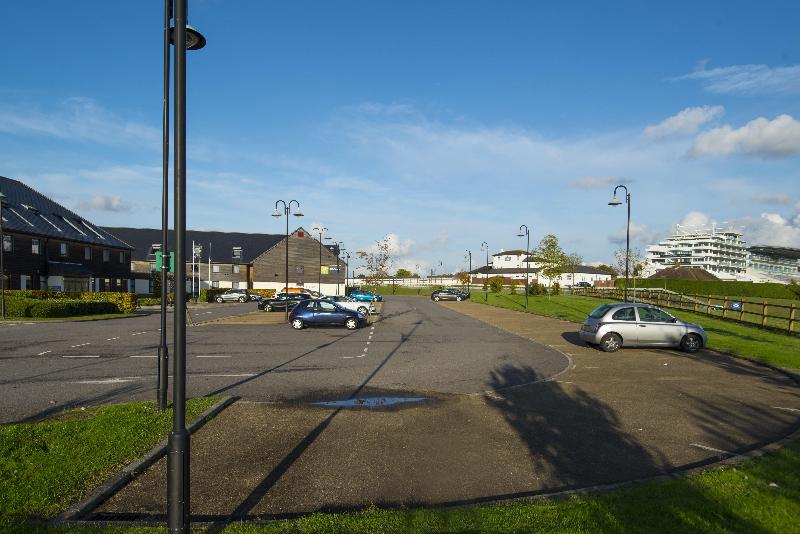 Holiday Inn Express London-Epsom Downs - Genel