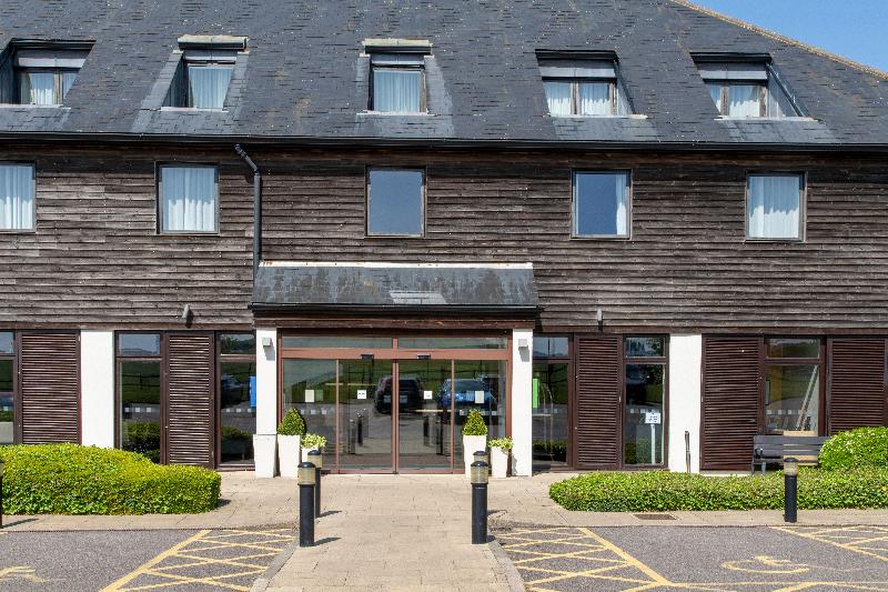 Holiday Inn Express London-Epsom Downs - Genel