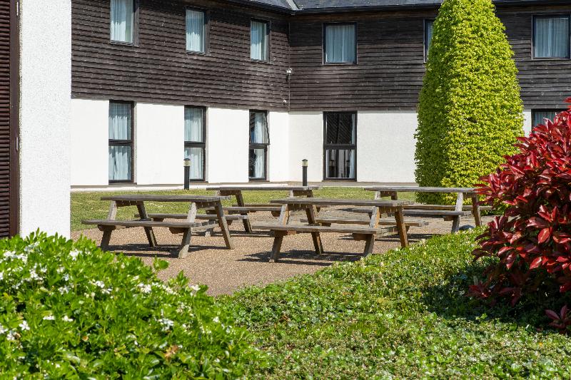 Holiday Inn Express London-Epsom Downs - Genel