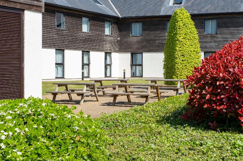 Holiday Inn Express London-Epsom Downs - Genel