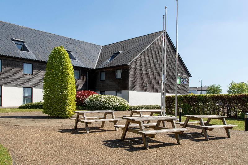 Holiday Inn Express London-Epsom Downs - Genel