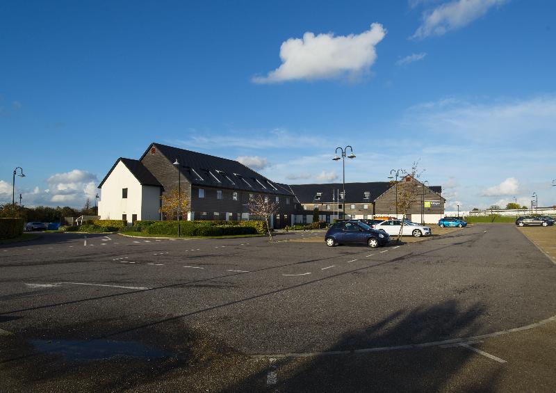 Holiday Inn Express London-Epsom Downs - Genel