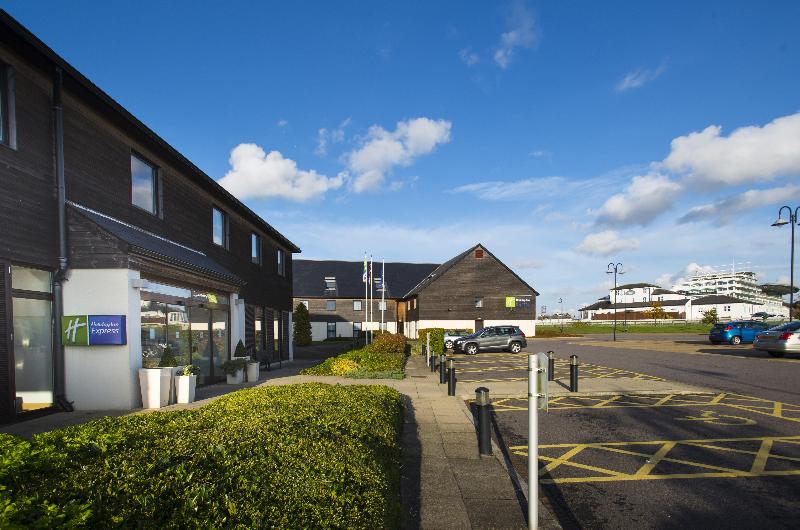 Holiday Inn Express London-Epsom Downs - Genel