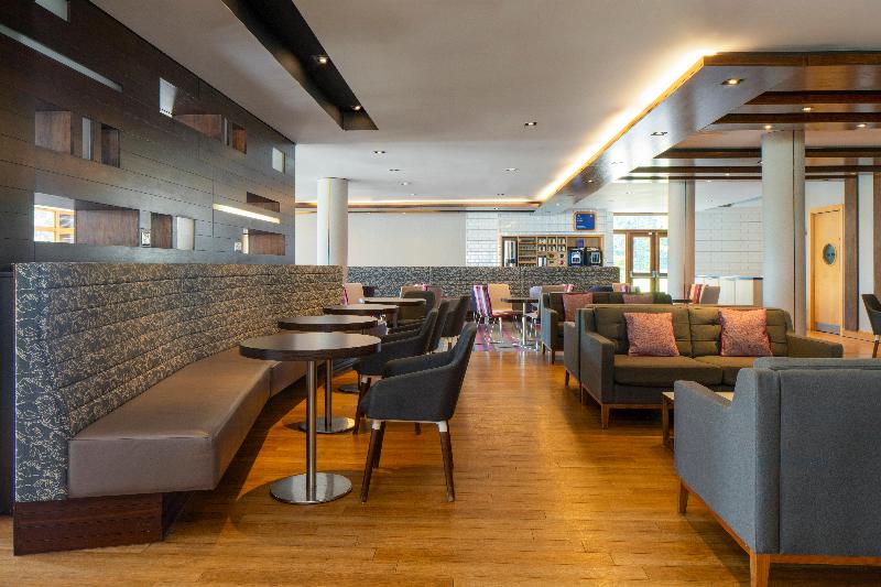 Holiday Inn Express London-Epsom Downs - Genel