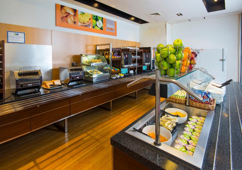 Holiday Inn Express London-Epsom Downs - Restoran