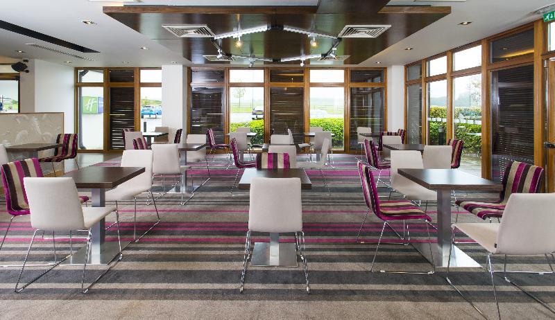 Holiday Inn Express London-Epsom Downs - Restoran