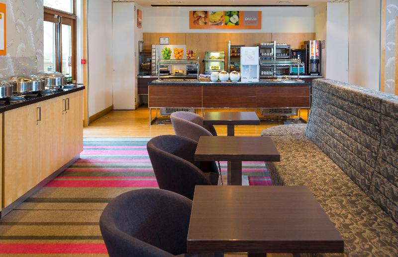 Holiday Inn Express London-Epsom Downs - Restoran