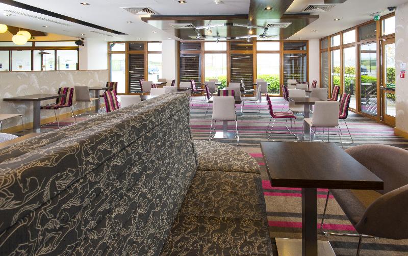 Holiday Inn Express London-Epsom Downs - Restoran