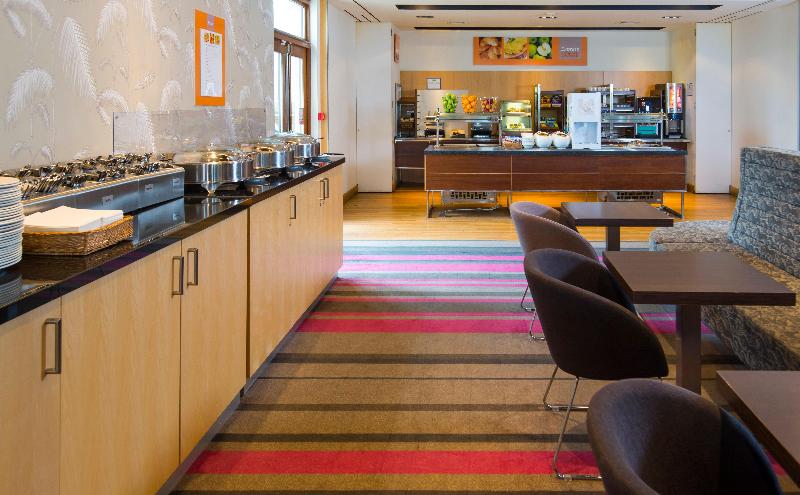 Holiday Inn Express London-Epsom Downs - Restoran
