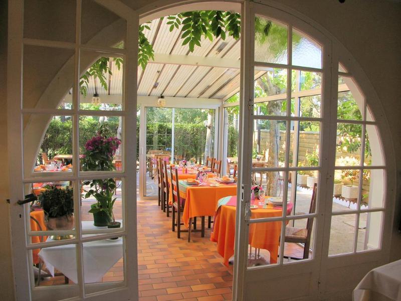 Logis Hôtel Emeraude des Bois - Genel