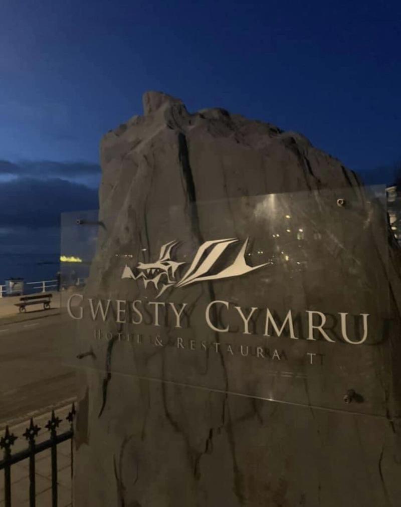 Gwesty Cymru - Genel