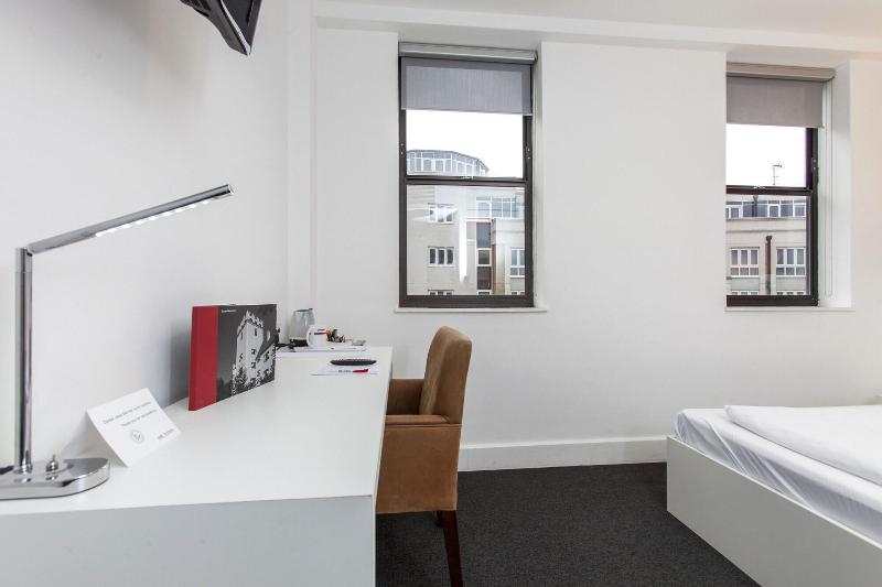 mk hotel london - Oda