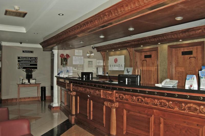 Savera Hotel - Lobi