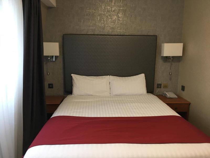 Savera Hotel - Oda