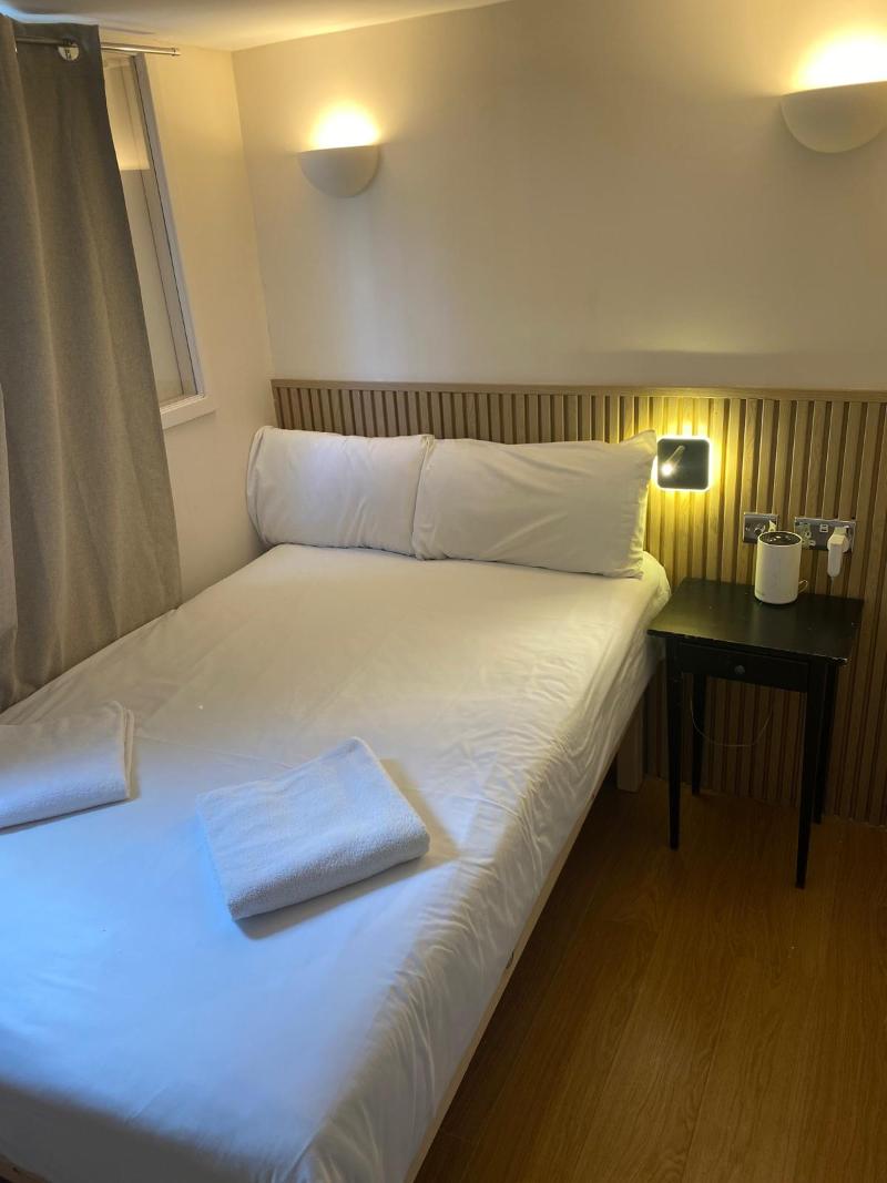 Exhibition Court Hotel 4 - Oda