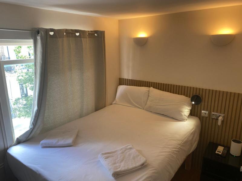 Exhibition Court Hotel 4 - Oda