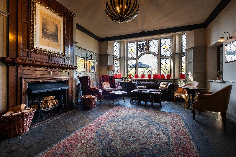 The Bridge Hotel - Lobi