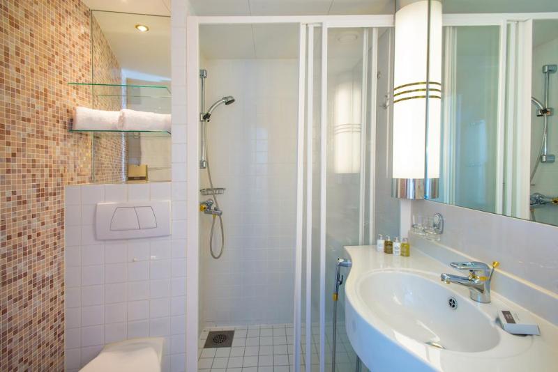 Sunborn London Yacht Hotel - Genel