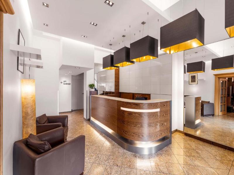 B&B HOTEL Linz City-Ost - Lobi