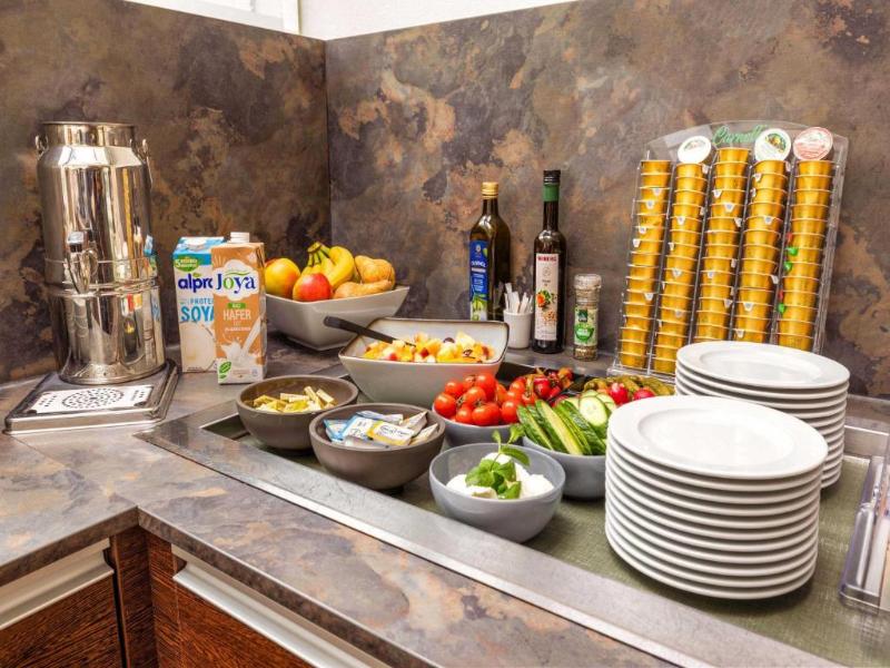 B&B HOTEL Linz City-Ost - Restoran