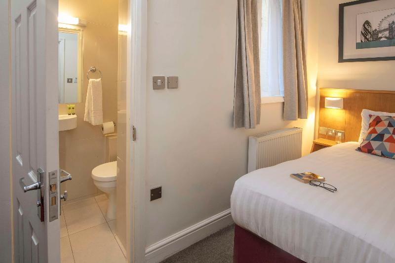Queensway Hotel, Sure Hotel Collection by Best Wes - Oda