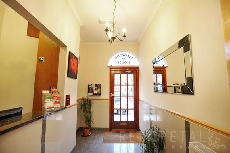 Elmwood Hotel - Lobi
