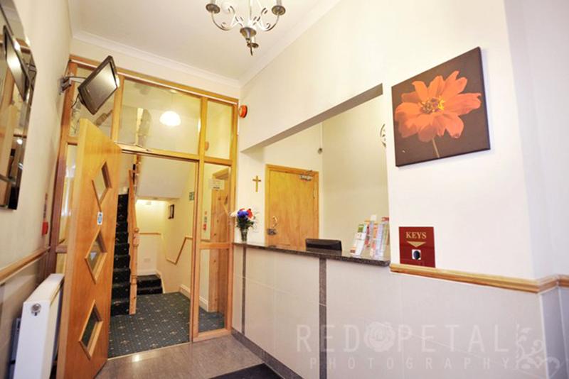 Elmwood Hotel - Lobi