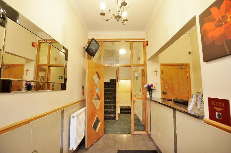 Elmwood Hotel - Lobi