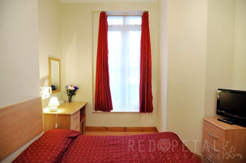 Elmwood Hotel - Oda