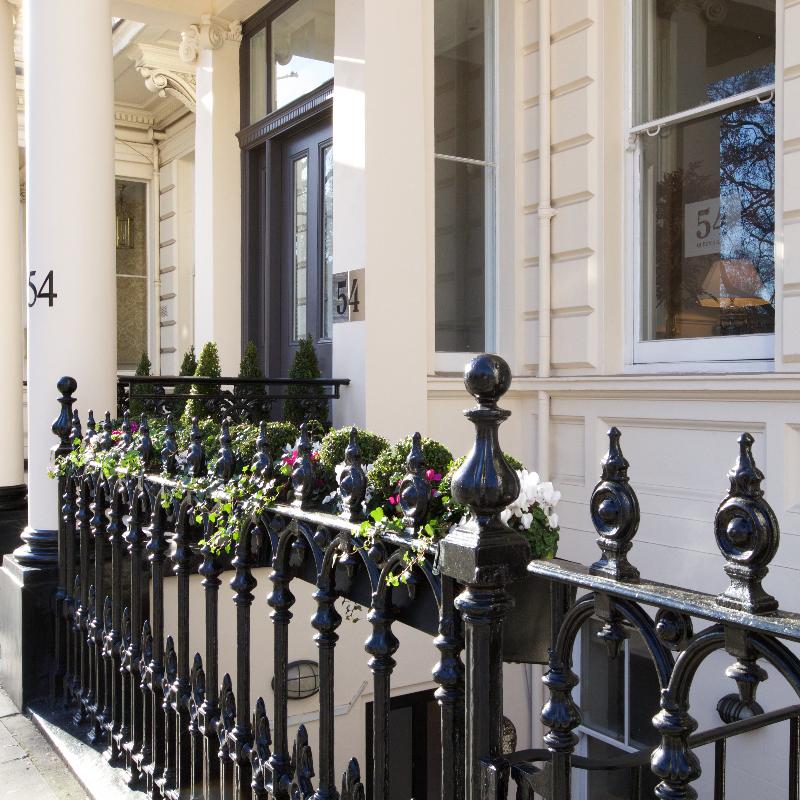 54 Queen's Gate - Genel
